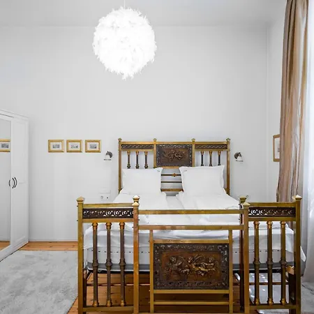 Prime Location In Spacious 1bd By Flat Mаnager *